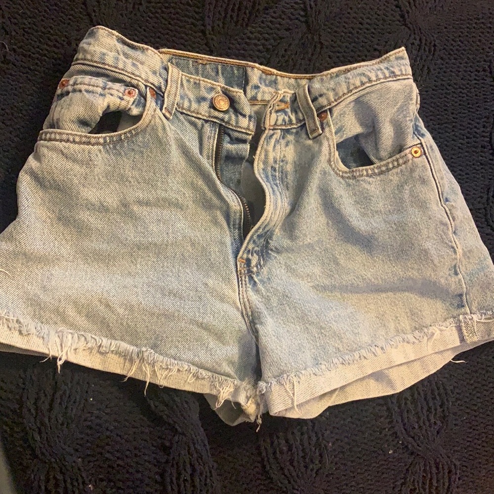 High waisted Levi shorts
